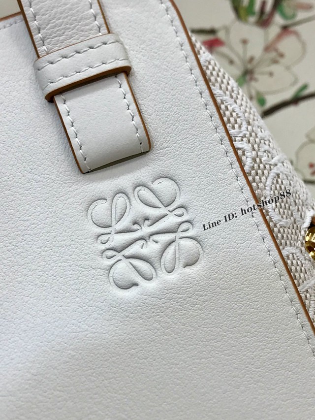 Loewe專櫃新款繡花黑色女包吊床包 羅意威經典帆布拼小牛皮Hammock bag手提肩背包 10166 lyw1195
